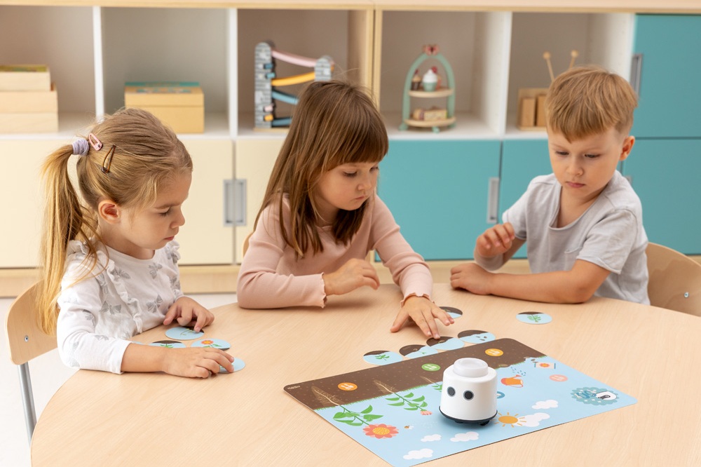 robot interaktywny logi bot